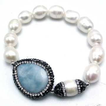 Bracelet perle à l&#39;eau douce avec pierres précieuses à la main avec amour